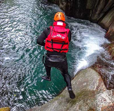 小蝦米鹿皮溪溯溪